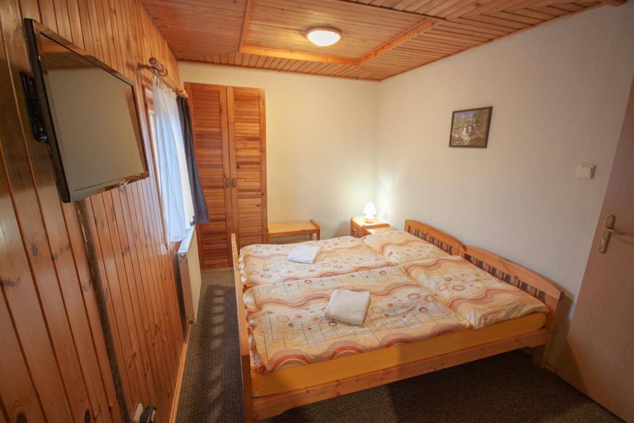 Levial Rooms Velky Slavkov Exterior photo