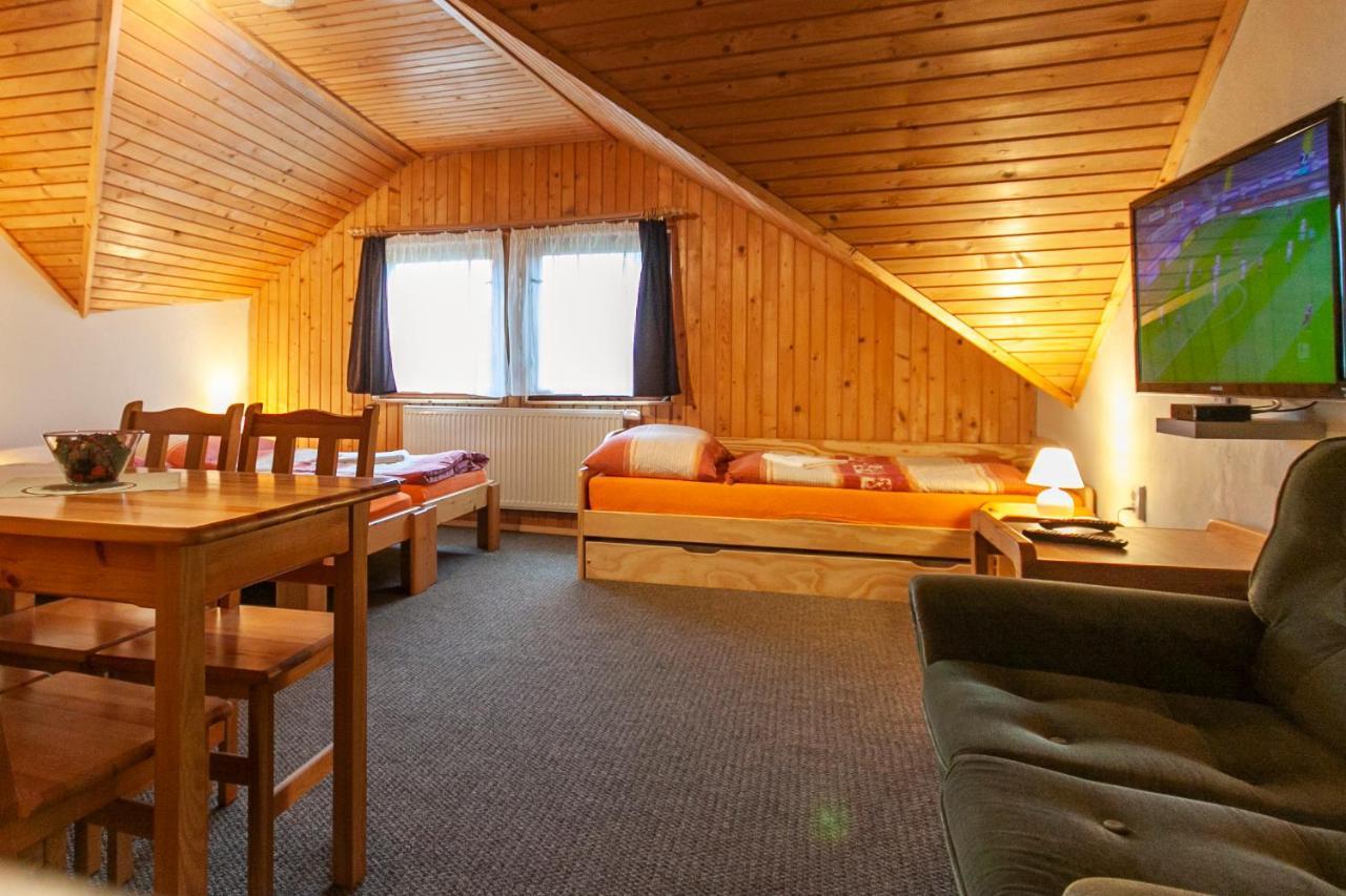 Levial Rooms Velky Slavkov Exterior photo